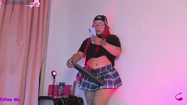 Snapshot of SophieRossi chatting on 02-23-26, 04:03 SophieRossi online show from 02-23-26, 04:03