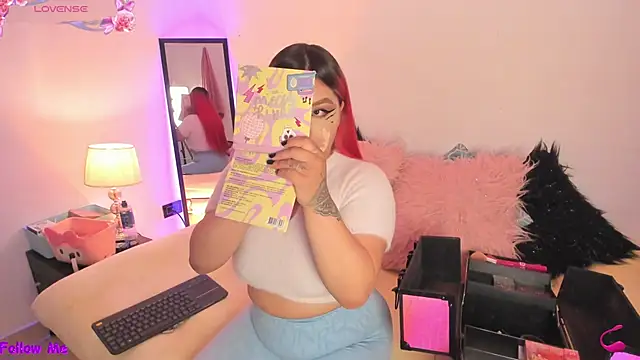 Snapshot of SophieRossi chatting on 11-07-25, 04:17 SophieRossi online show from 11-07-25, 04:17