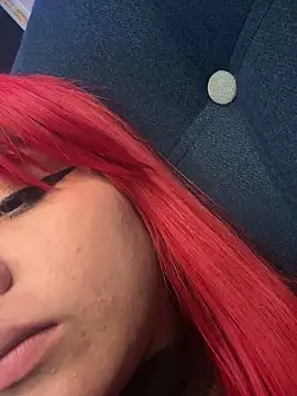 Snapshot of SophieRossi chatting on 12-19-25, 03:54 SophieRossi online show from 12-19-25, 03:54