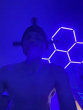 Cloudd Kingg Iceyyy online show from 03-11-26, 01:38