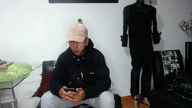 Black hot266 online show from 11-18-25, 09:29