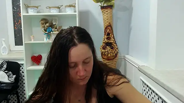 JosieJun  online show from 10-13-25, 07:04