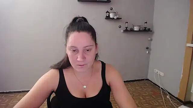 JosieJun  online show from 10-05-25, 07:48