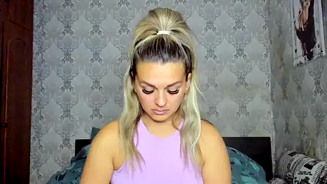 NicoletMoore online show from 10-14-25, 07:36