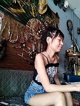 Snapshot of Little_suzy5 chatting on 07-10-26, 03:06 Little suzy5 online show from 07-10-26, 03:06