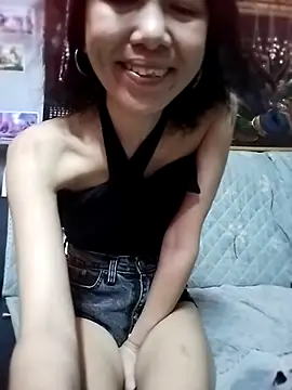 Snapshot of Little_suzy5 chatting on 07-13-26, 08:08 Little suzy5 online show from 07-13-26, 08:08