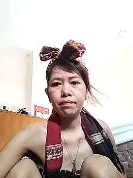 Snapshot of Little_suzy5 chatting on 06-15-26, 10:37 Little suzy5 online show from 06-15-26, 10:37
