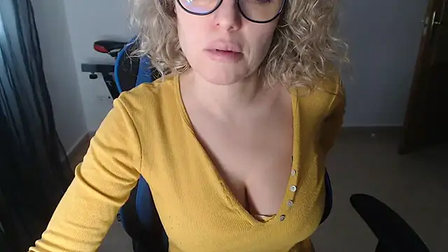 LARACRUZ30 online show from 02-03-26, 04:01