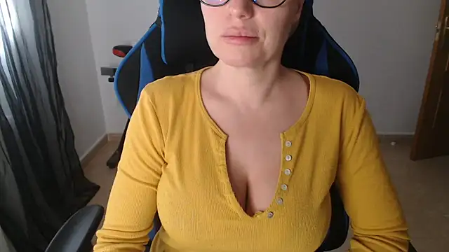 LARACRUZ30 online show from 03-03-26, 04:47