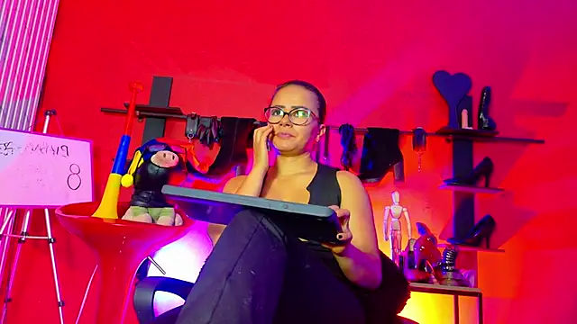 MistressSlut1 online show from 06-19-26, 11:16