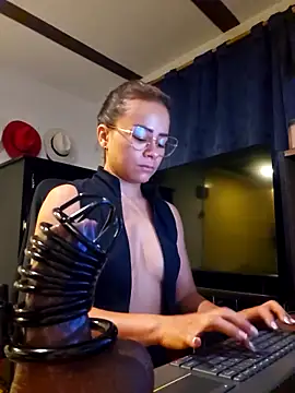 MistressSlut1 online show from 03-03-26, 10:00