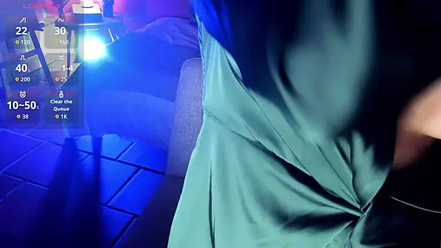 Snapshot of RouseColins chatting on 12-04-25, 10:09 RouseColins online show from 12-04-25, 10:09