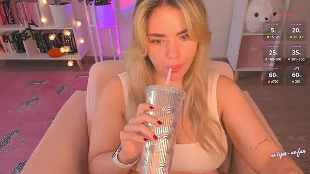 Snapshot of pussy-kattt chatting on 10-11-25, 06:03 pussy-kattt online show from 10-11-25, 06:03