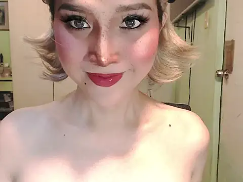 Ezradeliciosa online show from 05-16-26, 01:48