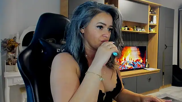 Claire95  online show from 10-25-25, 06:52