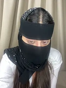 Snapshot of arabiaAna chatting on 05-12-26, 12:30 arabiaAna online show from 05-12-26, 12:30
