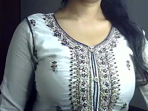 Snapshot of SiaraSiyA chatting on 07-08-26, 05:24 SiaraSiyA online show from 07-08-26, 05:24