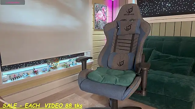 SandyChris online show from 05-16-26, 06:23
