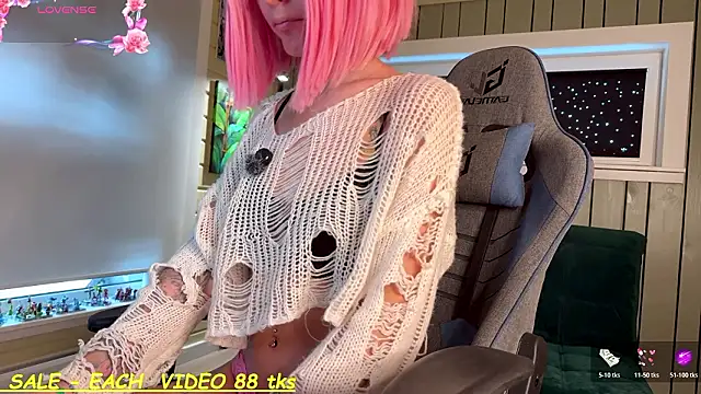 Snapshot of SandyChris chatting on 02-16-26, 06:56 SandyChris online show from 02-16-26, 06:56