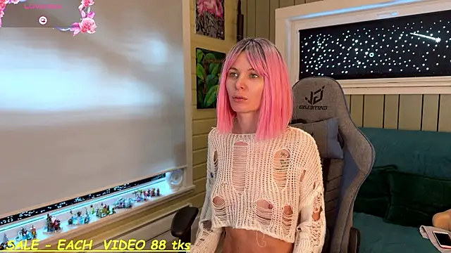 Snapshot of SandyChris chatting on 02-14-26, 06:24 SandyChris online show from 02-14-26, 06:24