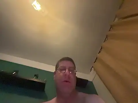 Snapshot of bigboy6880 chatting on 02-12-26, 06:13 bigboy6880 online show from 02-12-26, 06:13