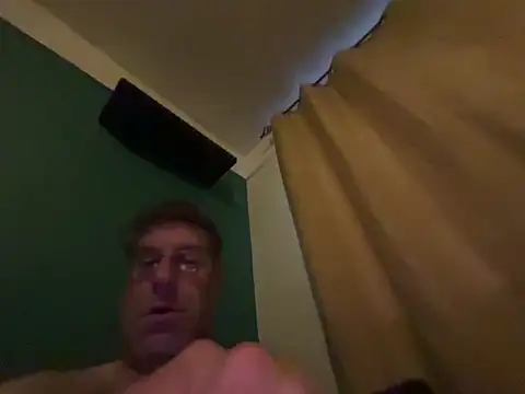 Snapshot of bigboy6880 chatting on 03-12-26, 06:17 bigboy6880 online show from 03-12-26, 06:17