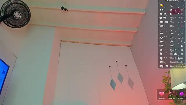 Snapshot of swt-booty chatting on 09-29-25, 06:24 swt-booty online show from 09-29-25, 06:24