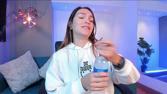 miataylorr1 online show from 02-03-26, 11:48