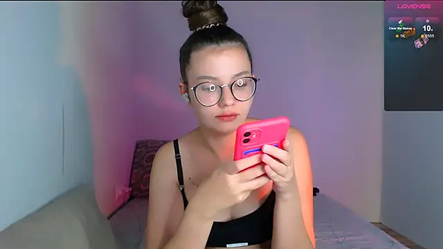 Snapshot of bbycolada chatting on 10-05-25, 10:44 bbycolada online show from 10-05-25, 10:44