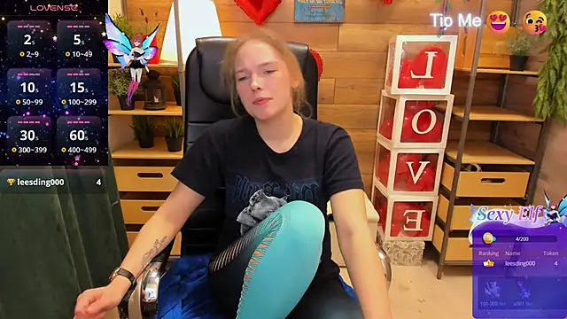 Snapshot of _fiona_Love chatting on 03-02-25, 10:13  fiona Love online show from 03-02-25, 10:13
