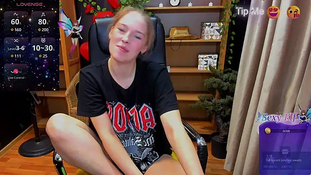 Snapshot of _fiona_Love chatting on 02-25-25, 09:15  fiona Love online show from 02-25-25, 09:15
