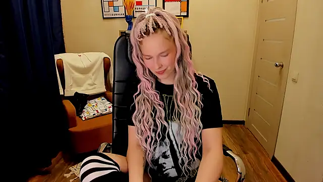 Snapshot of _fiona_Love chatting on 02-25-26, 08:08 fiona Love online show from 02-25-26, 08:08