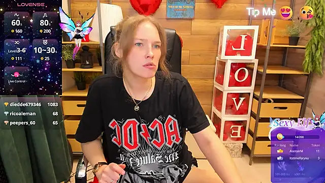 Snapshot of _fiona_Love chatting on 03-10-25, 12:50  fiona Love online show from 03-10-25, 12:50