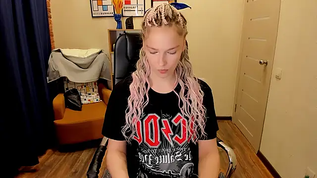 Snapshot of _fiona_Love chatting on 03-05-26, 08:16 fiona Love online show from 03-05-26, 08:16