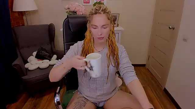 Snapshot of _fiona_Love chatting on 01-31-26, 08:40 fiona Love online show from 01-31-26, 08:40