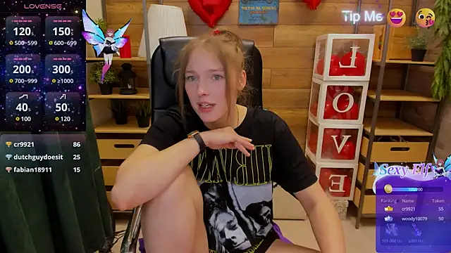 Snapshot of _fiona_Love chatting on 03-19-25, 01:10  fiona Love online show from 03-19-25, 01:10