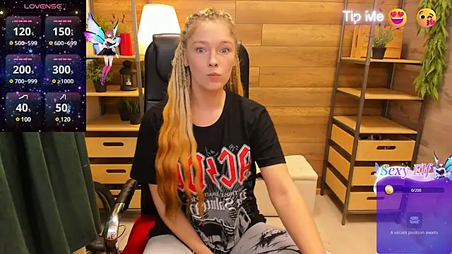 Snapshot of _fiona_Love chatting on 01-21-25, 07:28  fiona Love online show from 01-21-25, 07:28