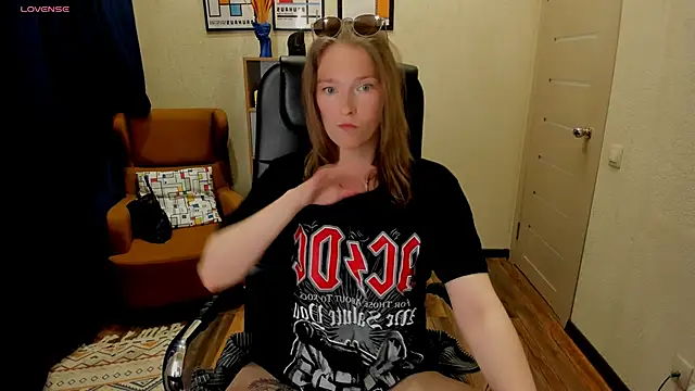 Snapshot of _fiona_Love chatting on 05-14-26, 08:06 fiona Love online show from 05-14-26, 08:06