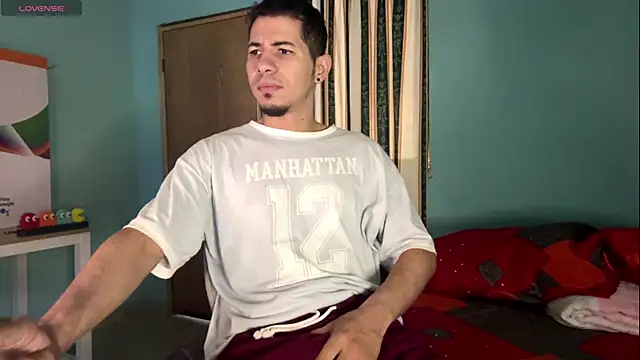 Snapshot of steven_clain chatting on 05-12-26, 01:28 steven clain online show from 05-12-26, 01:28