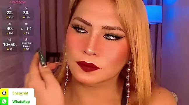 Snapshot of QUEEN_GIAMOORE69 chatting on 01-10-25, 01:10 QUEEN GIAMOORE69 online show from 01-10-25, 01:10