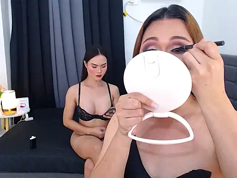 Snapshot of CarlaXFrancine chatting on 06-06-26, 03:34 CarlaXFrancine online show from 06-06-26, 03:34