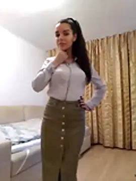 baby sweet girl  online show from 11-03-25, 09:29