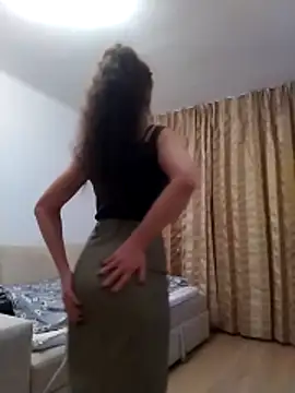 baby sweet girl  online show from 03-16-26, 09:17