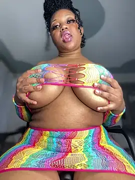 Snapshot of Hyra_Ari chatting on 07-19-26, 01:08 Hyra Ari online show from 07-19-26, 01:08