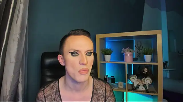 Cristal Connors online show from 12-16-24, 07:54