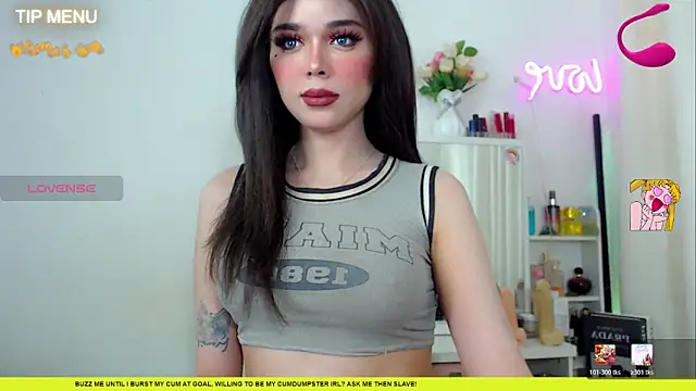 Snapshot of Salsallita chatting on 12-18-25, 03:49 Salsallita online show from 12-18-25, 03:49