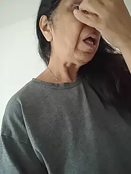 Susannemilf online show from 11-24-25, 06:52