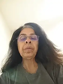 Susannemilf online show from 11-18-25, 02:27