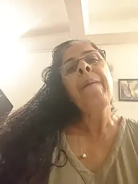 Susannemilf online show from 04-18-26, 05:48