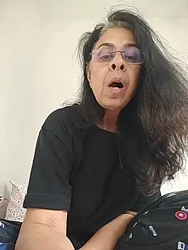 Susannemilf online show from 11-22-25, 07:02